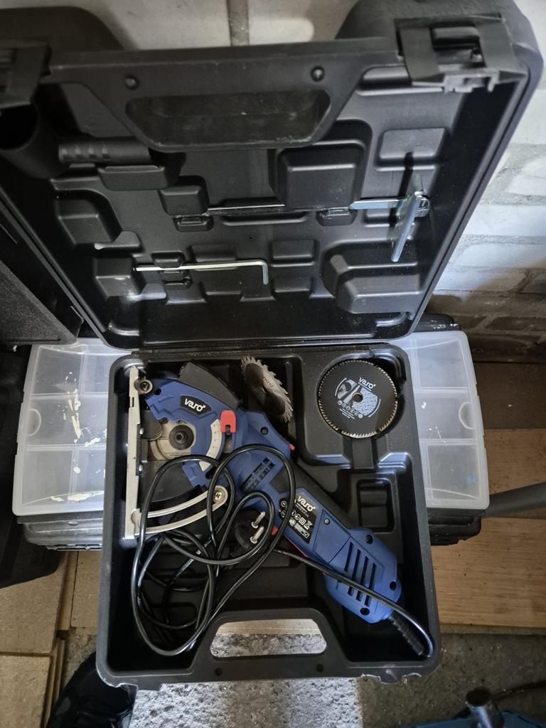 Varo Mini Cirkelzaag/Freesmachine in Koffer, Doe-het-zelf en Verbouw, Gereedschap | Freesmachines, Ophalen of Verzenden, Gebruikt