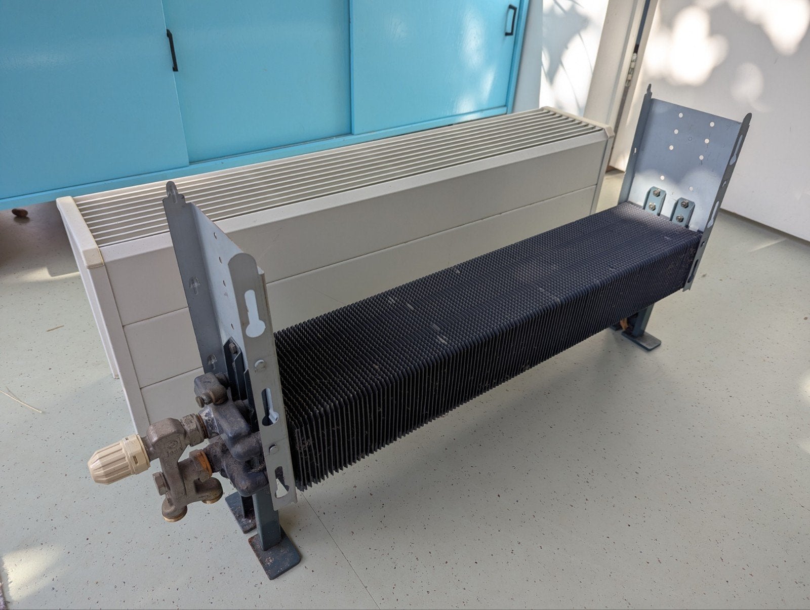 nette vrijstaande Jaga Radiator type 15 met ventiel, Ophalen, 30 tot 80 cm, Gebruikt, Radiator