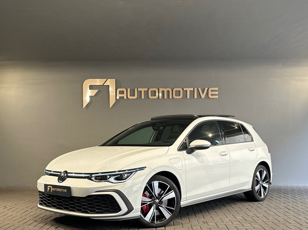 Volkswagen Golf 1.4 eHybrid GTE Pano|Camera|HuD|IQ|Trekhaak, Automatische klimaatregeling, Stof, Gebruikt, 4 cilinders