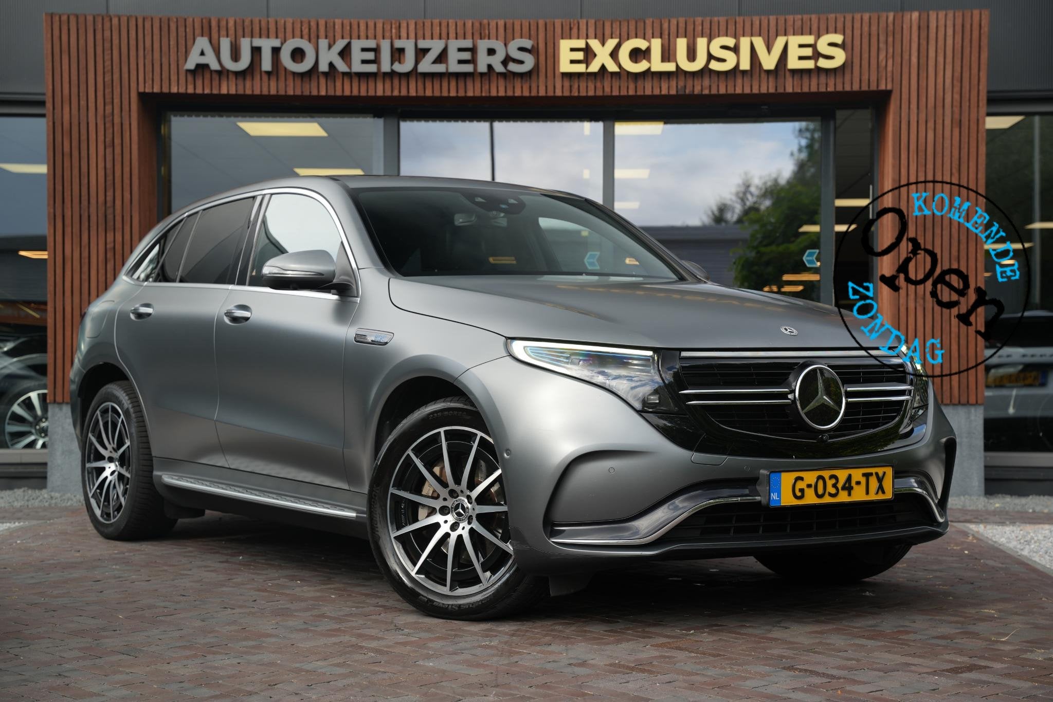 Mercedes-Benz EQC 400 4MATIC Premium Plus 80 kWh Schuif/kant, Auto's, Automaat, Stof, Zwart, 80 kWh