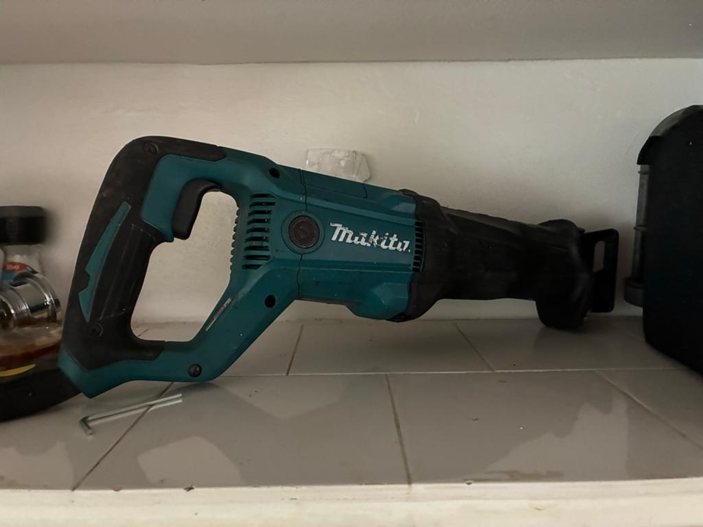 Makita JR3051T Reciprozaag 1200W - Zo goed als nieuw, 70 mm of meer, Ophalen of Verzenden, Zo goed als nieuw, Reciprozaag