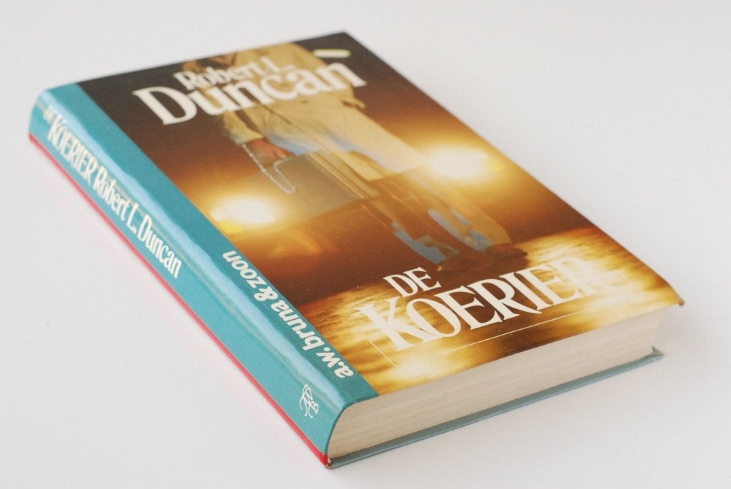 De Koerier - Robert L. Duncan - Vintage Thriller Boek Bruna, Verzenden, Zo goed als nieuw, Robert L. Duncan