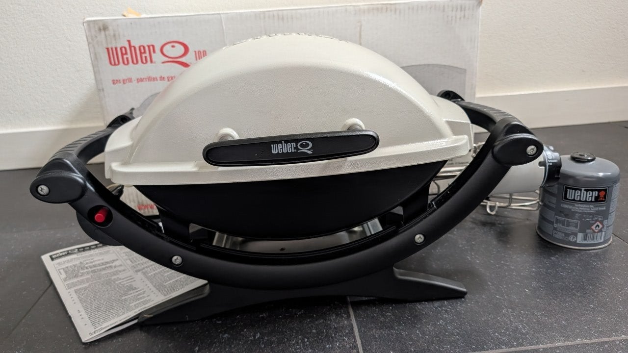 Weber Q 100 Portable Gas BBQ - Titanium, Ophalen, Gebruikt