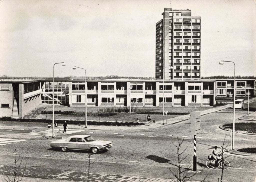 Maassluis Bejaardenflat De Schutsluis L3389, Ophalen, 1960 tot 1980, Ongelopen, Zuid-Holland
