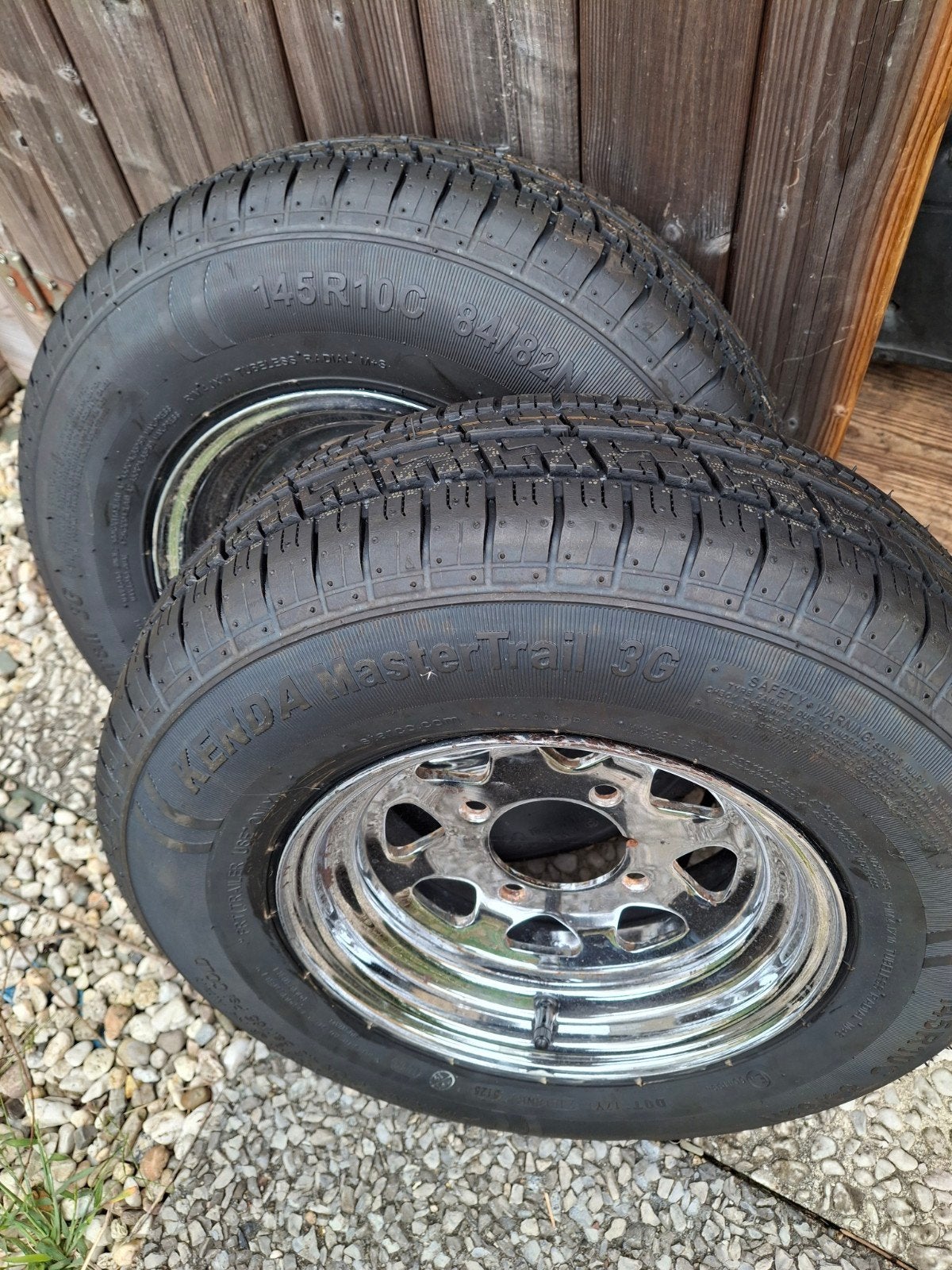 Set 10" verchroomde velgen (4x100) + NIEUWE Kenda's 145R10C, Auto diversen, Ophalen, Nieuw