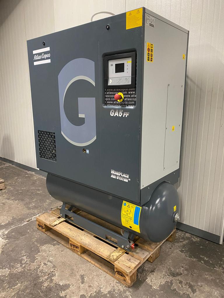2020 Atlas copco Ga5 ff compressor met droger op tank, Ophalen, 800 liter/min of meer, Zo goed als nieuw, Geluidgedempt