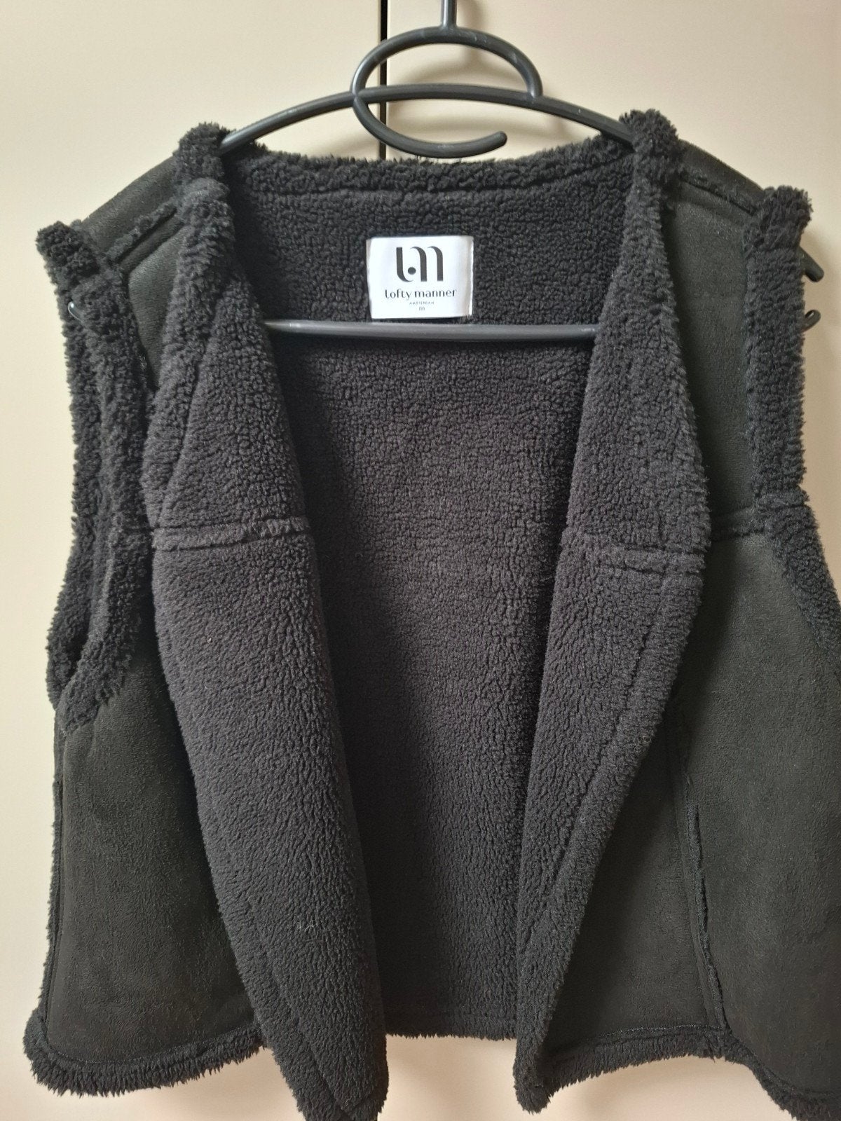 Zwart mouwloos vest van Lofty Manner, maat M, Maat 38/40 (M), Ophalen of Verzenden, Zo goed als nieuw, Zwart