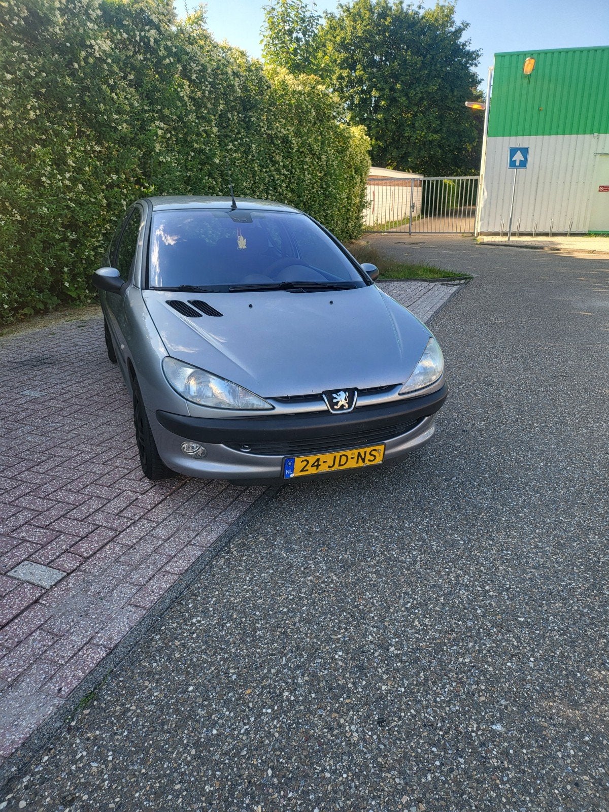 Peugeot 206 1.4 X-line 3D 2002 Grijs nwe apk airco el ramen, Auto's, Peugeot, Particulier, Airbags, Airconditioning, Alarm, Boordcomputer