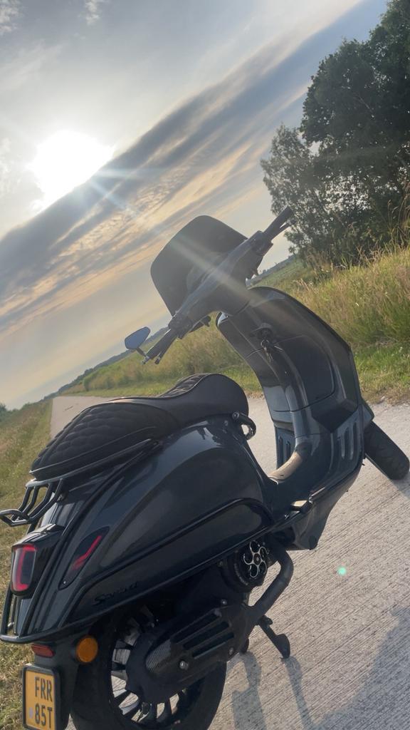 Vespa sprint 2024 50cc, Overige modellen, Maximaal 45 km/u, Ophalen of Verzenden, Zo goed als nieuw