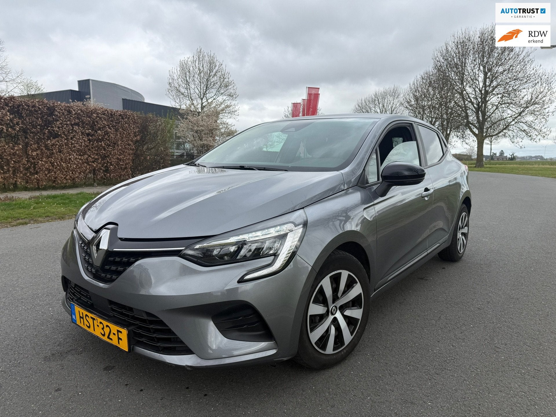 Renault CLIO 1.0 SCe NAVI/LINE ASS/LED/APK 2027, Auto's, Voorwielaandrijving, Dealer onderhouden, Gebruikt, Euro 6