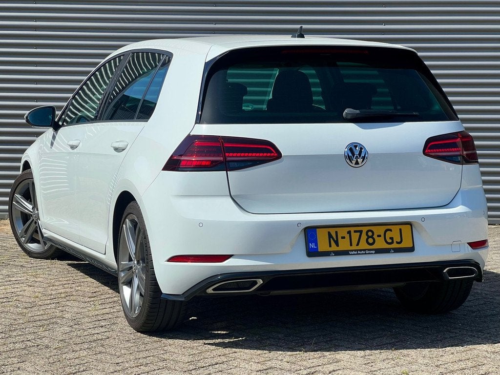 Volkswagen Golf 1.4 TSI Highline 125 PK | R-Line | Trekhaak, Voorwielaandrijving, 125 pk, Gebruikt, Euro 6