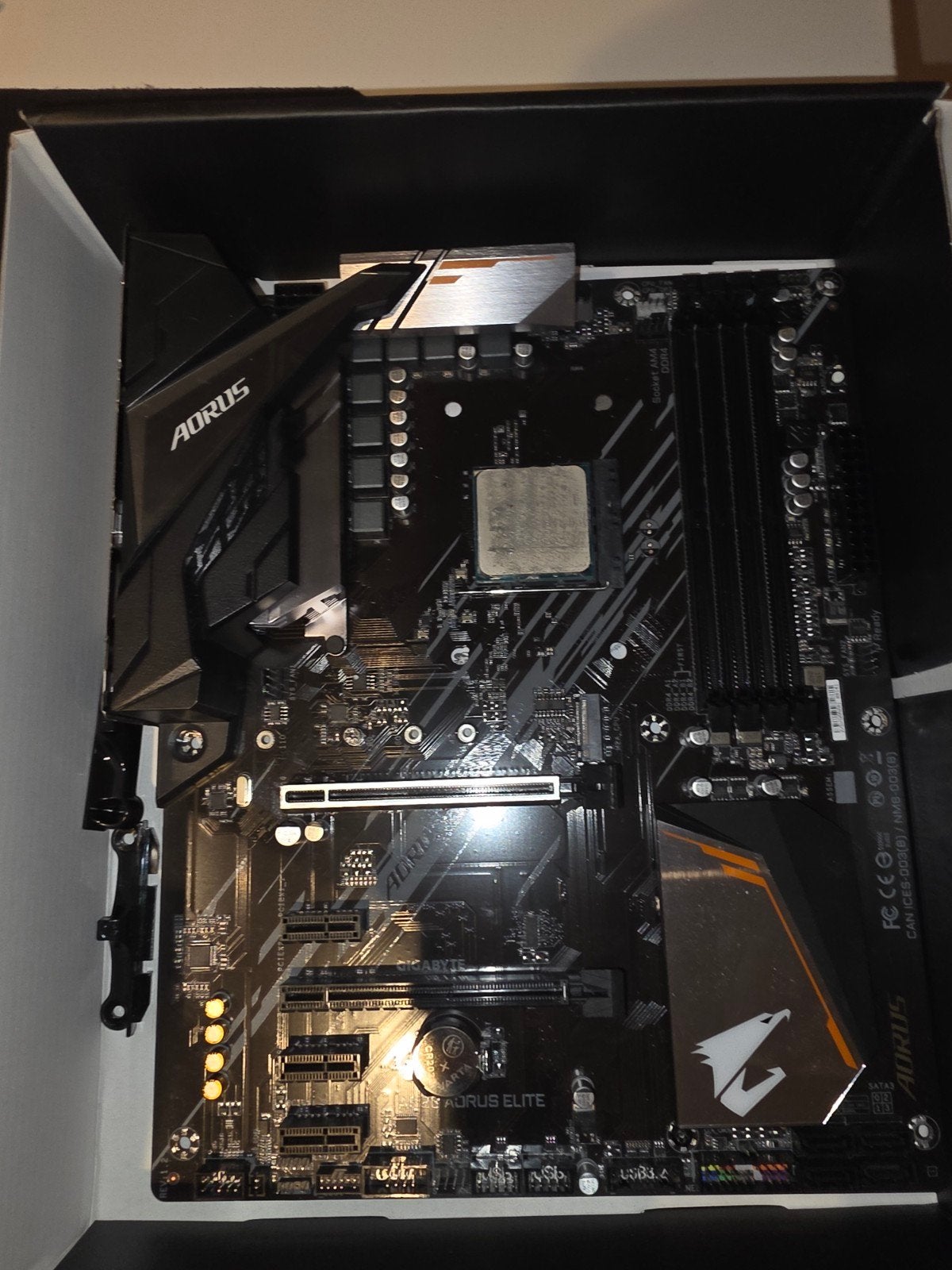 Ryzen 5 4500 met koeler en Gigabyte Aorus moederbord, Ophalen, DDR4, AM4, Zo goed als nieuw