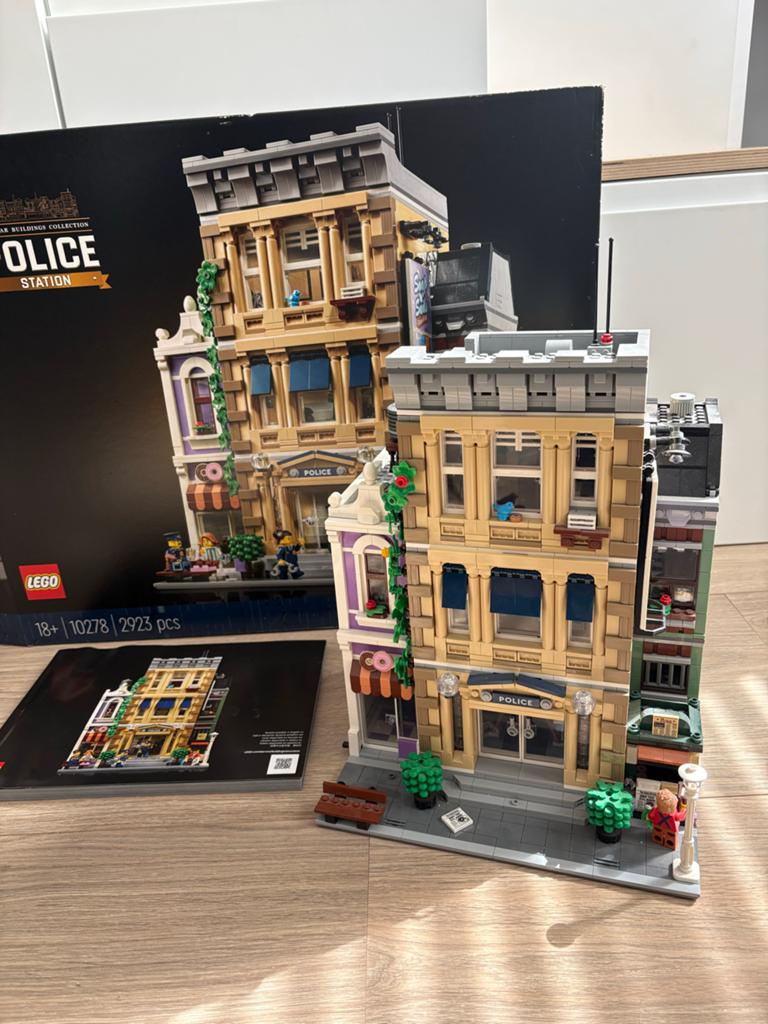 LEGO Police Bureau 10278 - Zo goed als nieuw, Ophalen of Verzenden, Zo goed als nieuw