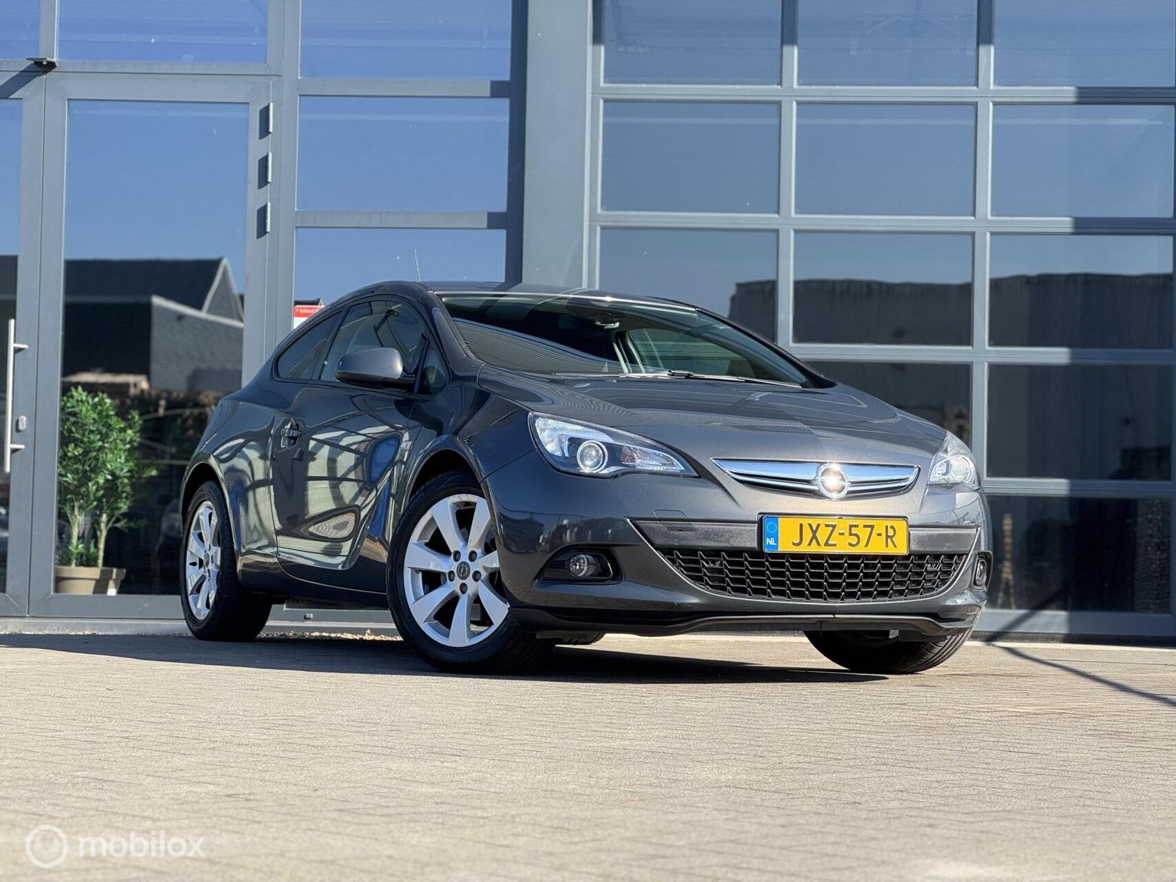 Opel Astra GTC 1.4 Turbo Design Edition NWE KETTING / CARPAS, Voorwielaandrijving, Gebruikt, 4 cilinders, 700 kg