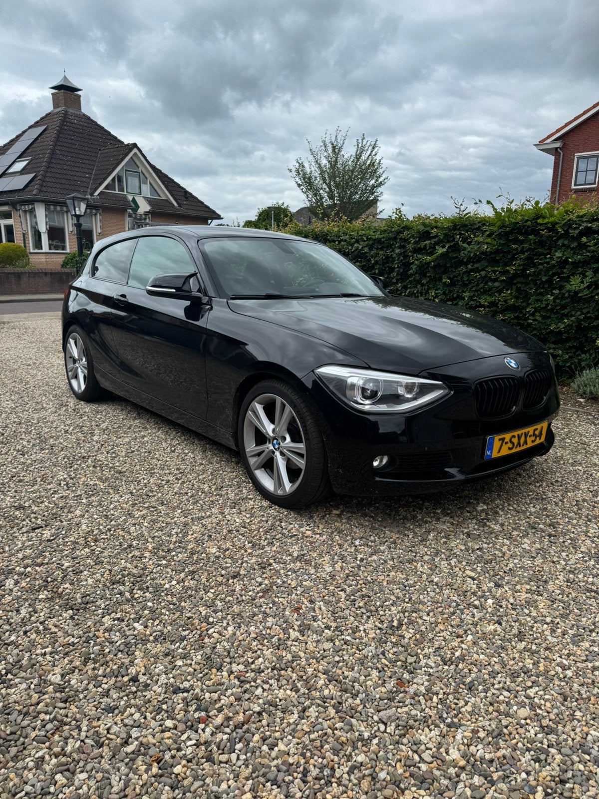 BMW 1-Serie 3-DR 2013, 1-Serie, Achterwielaandrijving, Zwart, 4 cilinders