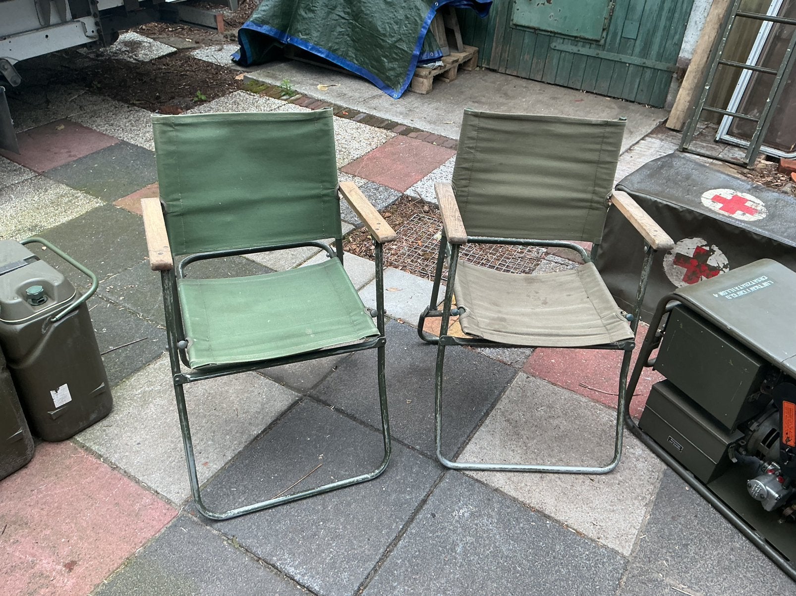 British Army folding chair , landrover, Ophalen, Landmacht, Engeland, Embleem of Badge