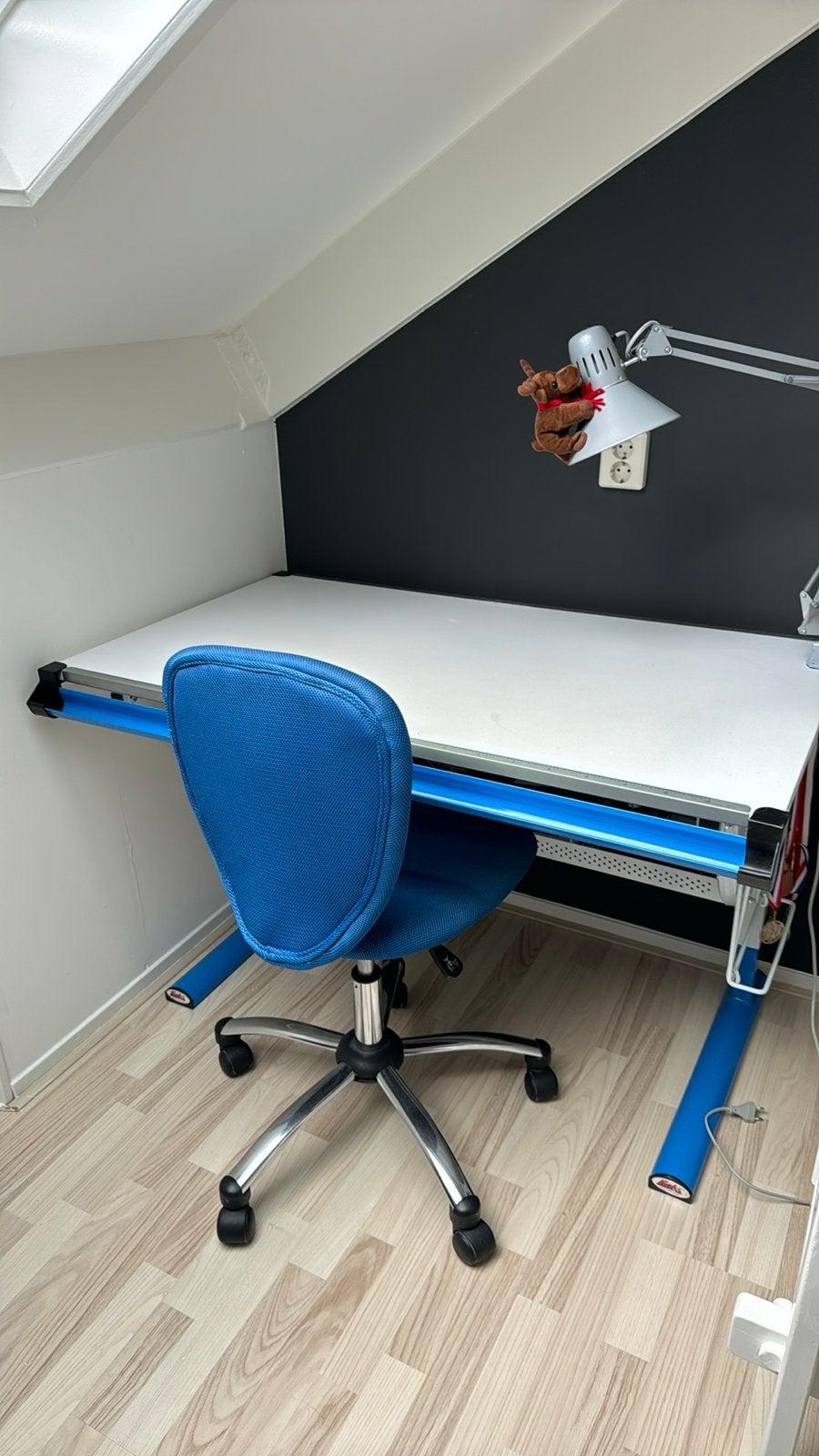 Kinderbureau met stoel, Ophalen, Gebruikt, Hout, Kinderbureau