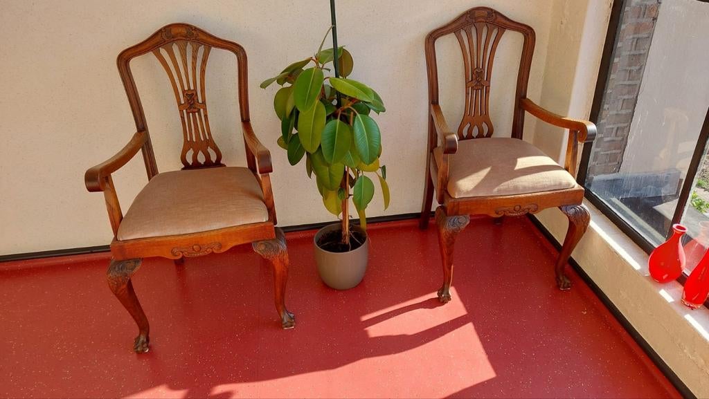 Twee identieke Chippendale eiken stoelen, Antiek en Kunst, Antiek | Meubels | Stoelen en Banken, Ophalen of Verzenden