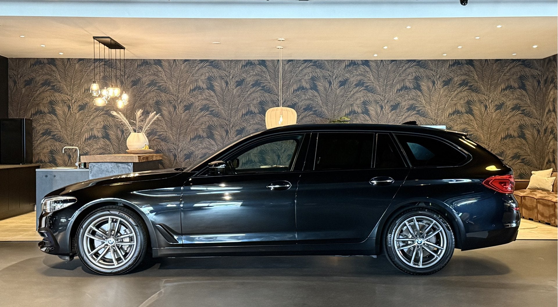 BMW 5 Serie Touring 530i High Exe I Pano I Head-Up I Camera, 1998 cc, Achterwielaandrijving, Gebruikt, Euro 6