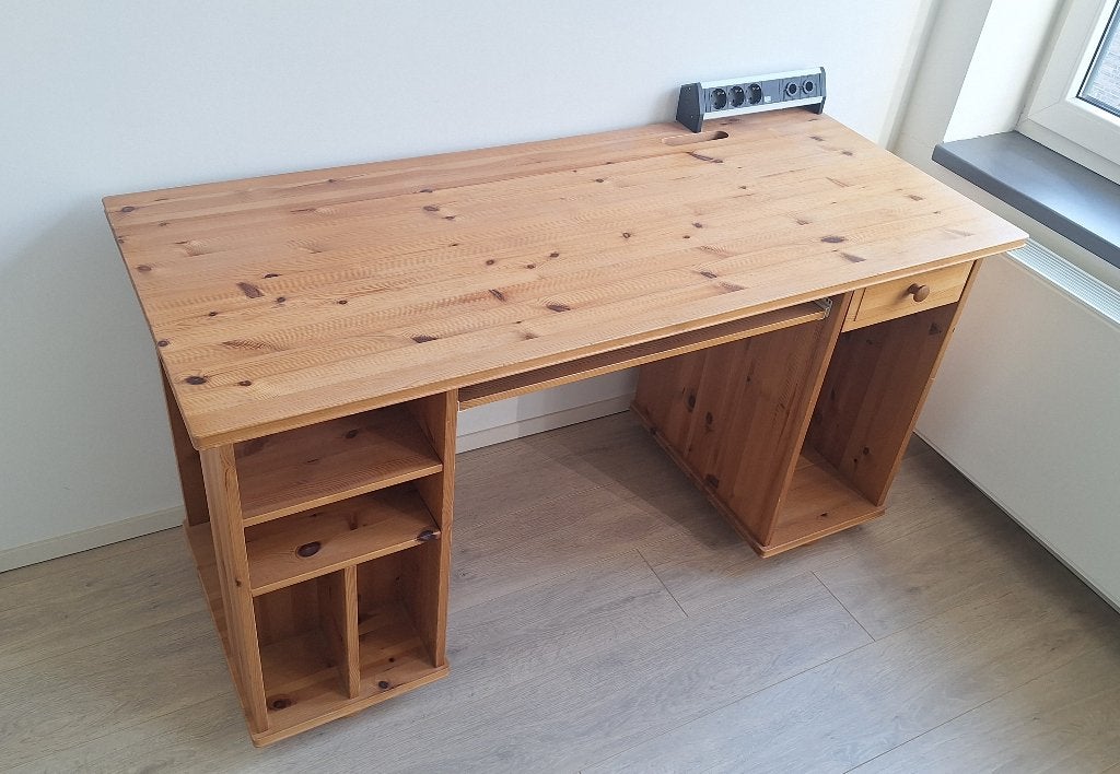 Bureau met lades en opbergvakken, Ophalen, Gebruikt, Hout, 140 cm