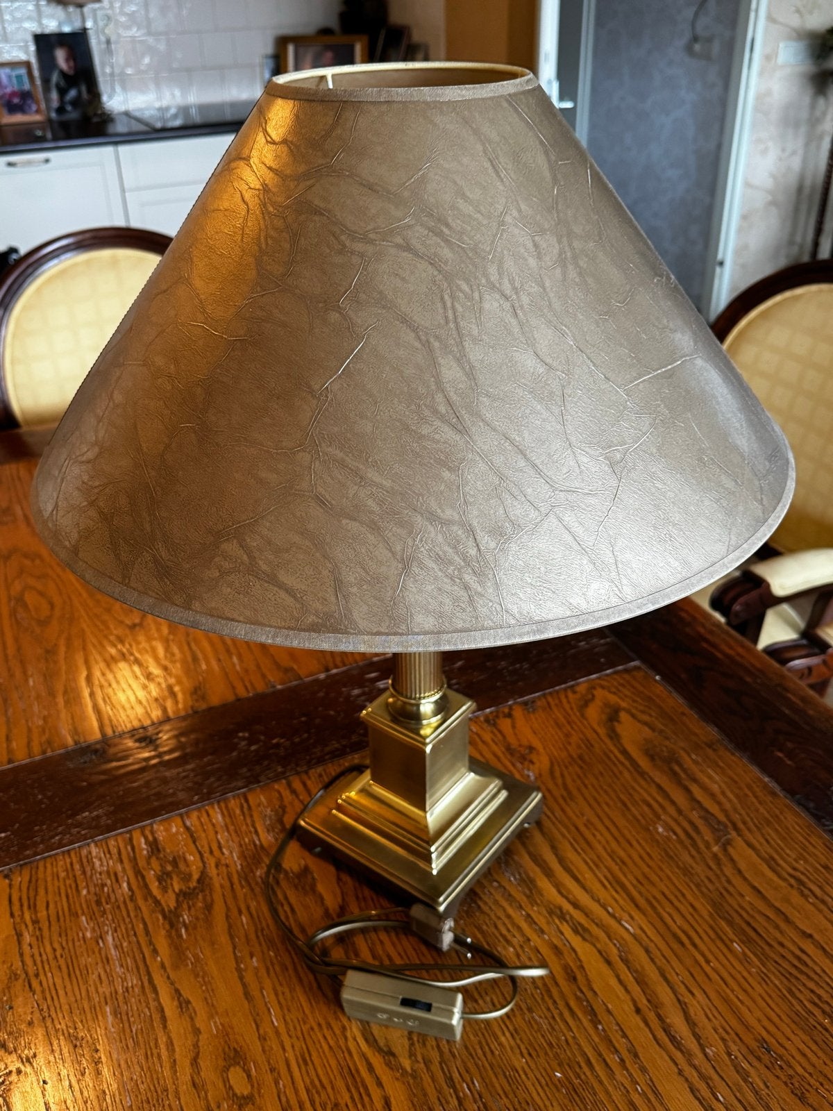 Vintage Tafellamp met Roze Keramische Voet en Gouden Details, Ophalen