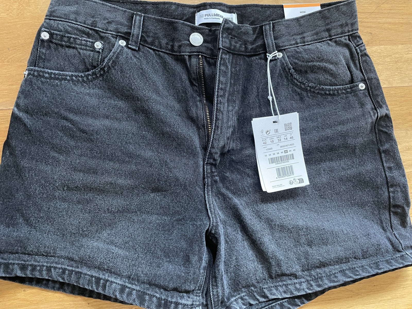 Splinternieuwe Pull&Bear Mom shorts zwart - Maat 42, Kort, Zwart, Maat 42/44 (L), Nieuw