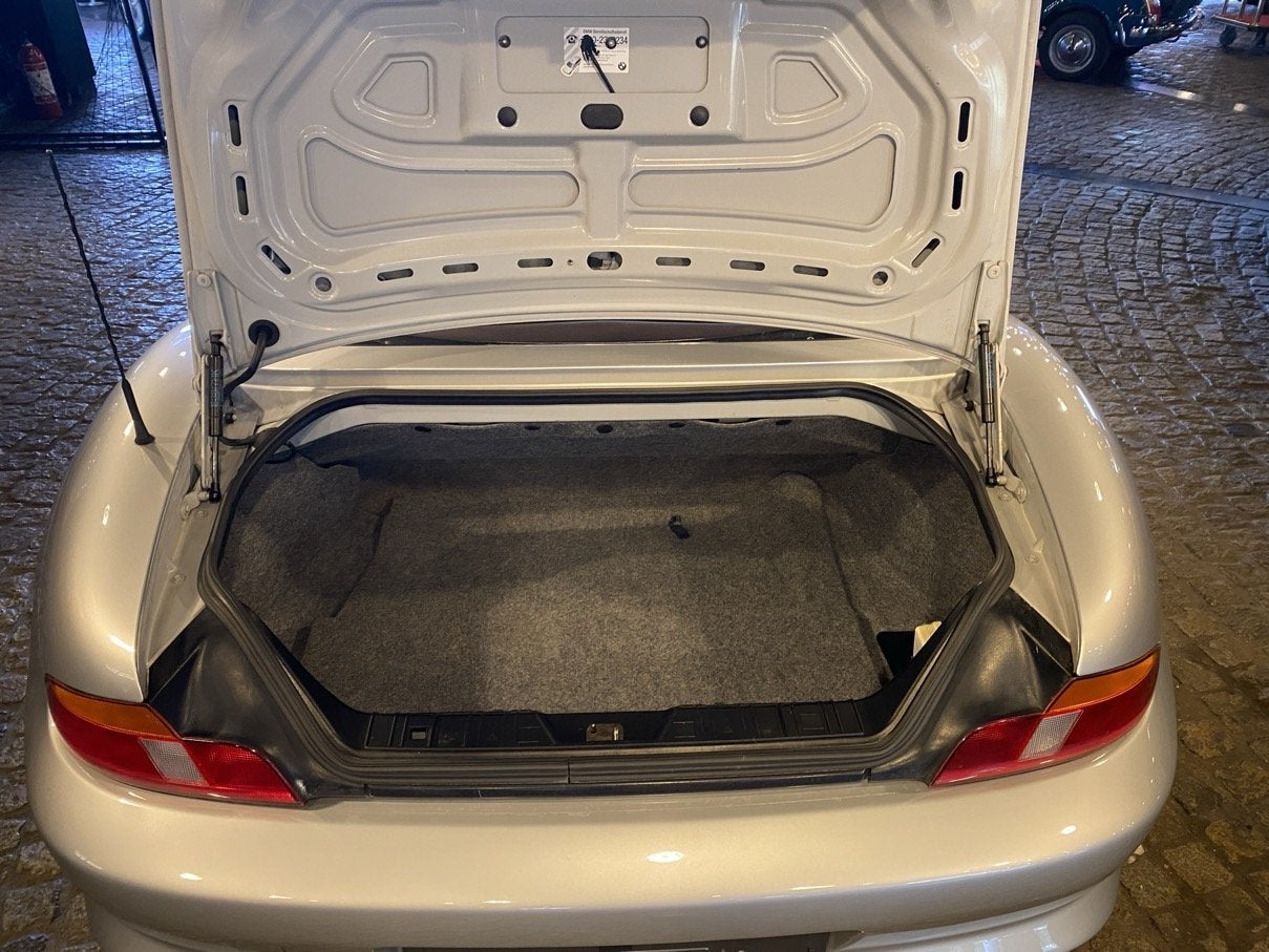 Foto 14 van BMW Z3 1.9i Zender (bj 2001)