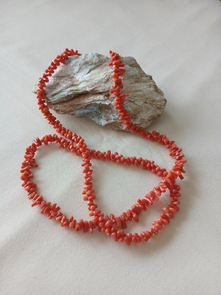 Bloedkoralen stokjes ketting, 77 cm, Sieraden, Tassen en Uiterlijk, Verzenden, Gebruikt, Oranje, Steen of Mineraal
