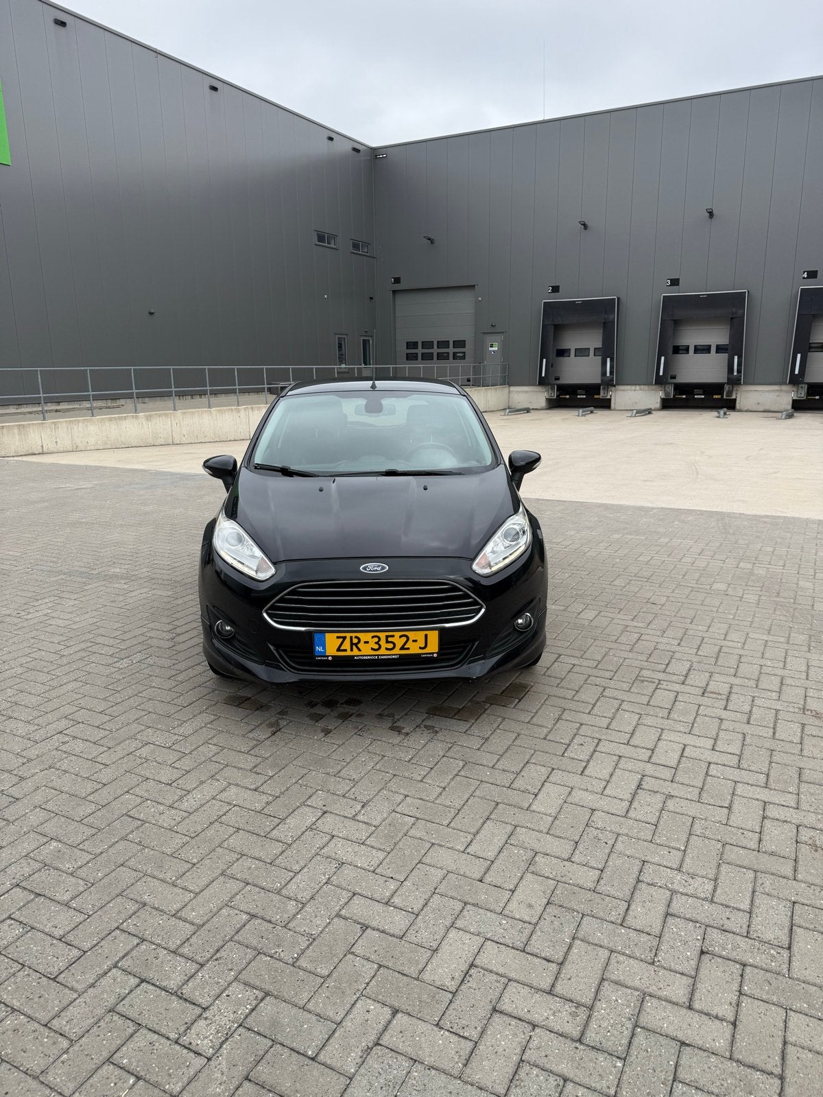 Ford Fiësta 1.0 59KW/80PK 5D 2014 Zwart, Auto's, Voorwielaandrijving, 40 €/maand, 525 kg, Zwart