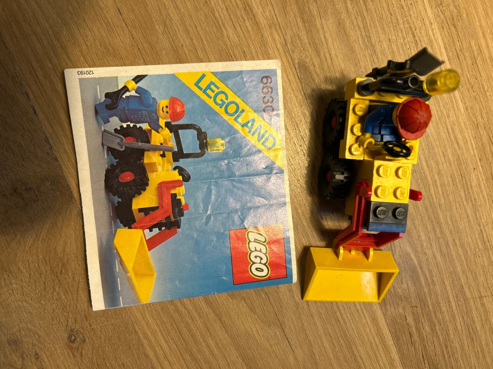 Lego Legoland 6630 Voorlader compleet met boekje, Gebruikt, Lego, Ophalen of Verzenden, Compleet