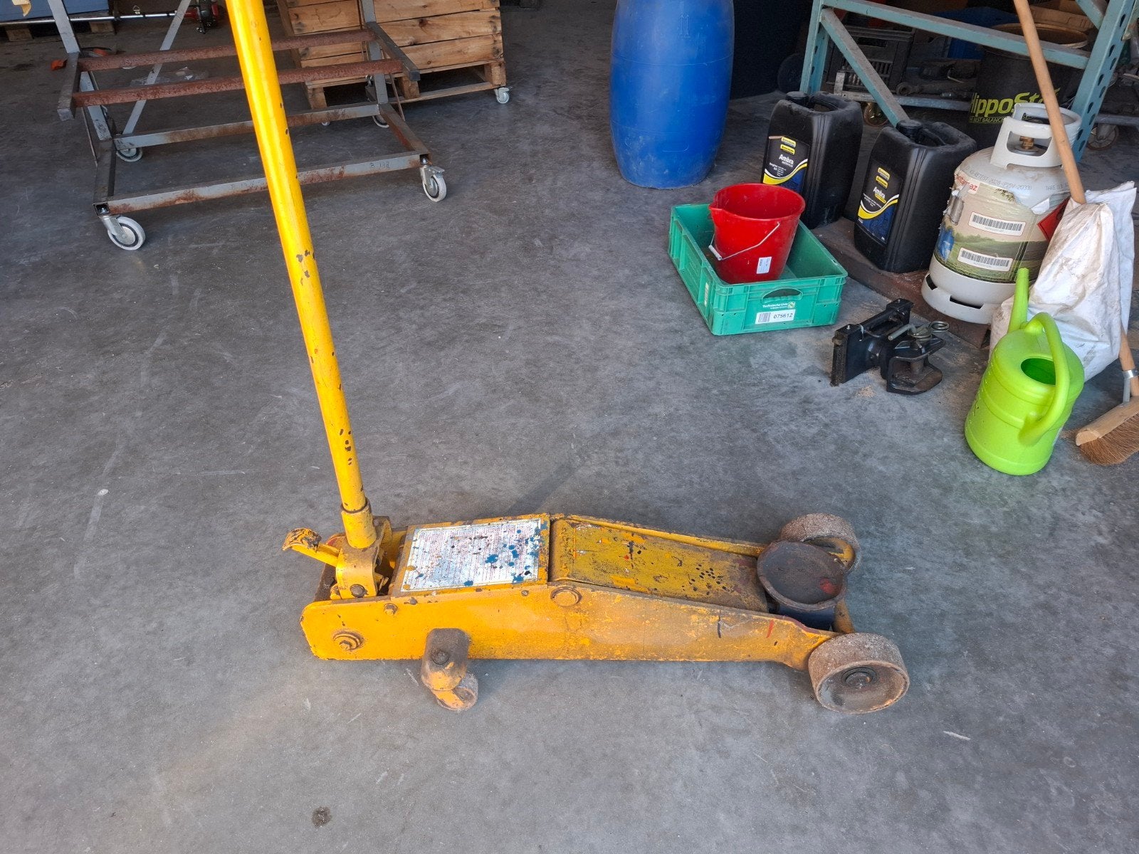 8 tons krik in topstaat, Ophalen, Zo goed als nieuw, Hydraulisch, Garagekrik