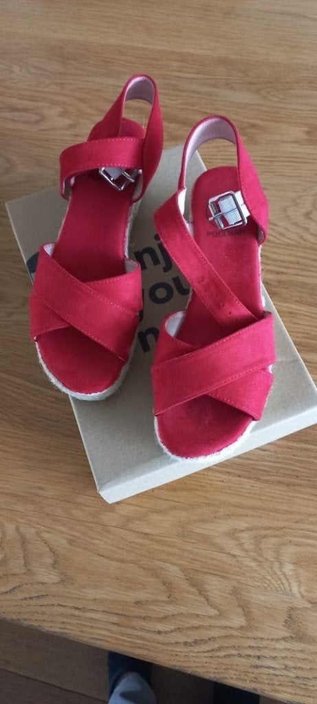 Dames schoenen, Ophalen, Sandalen of Muiltjes, Zo goed als nieuw, Rood