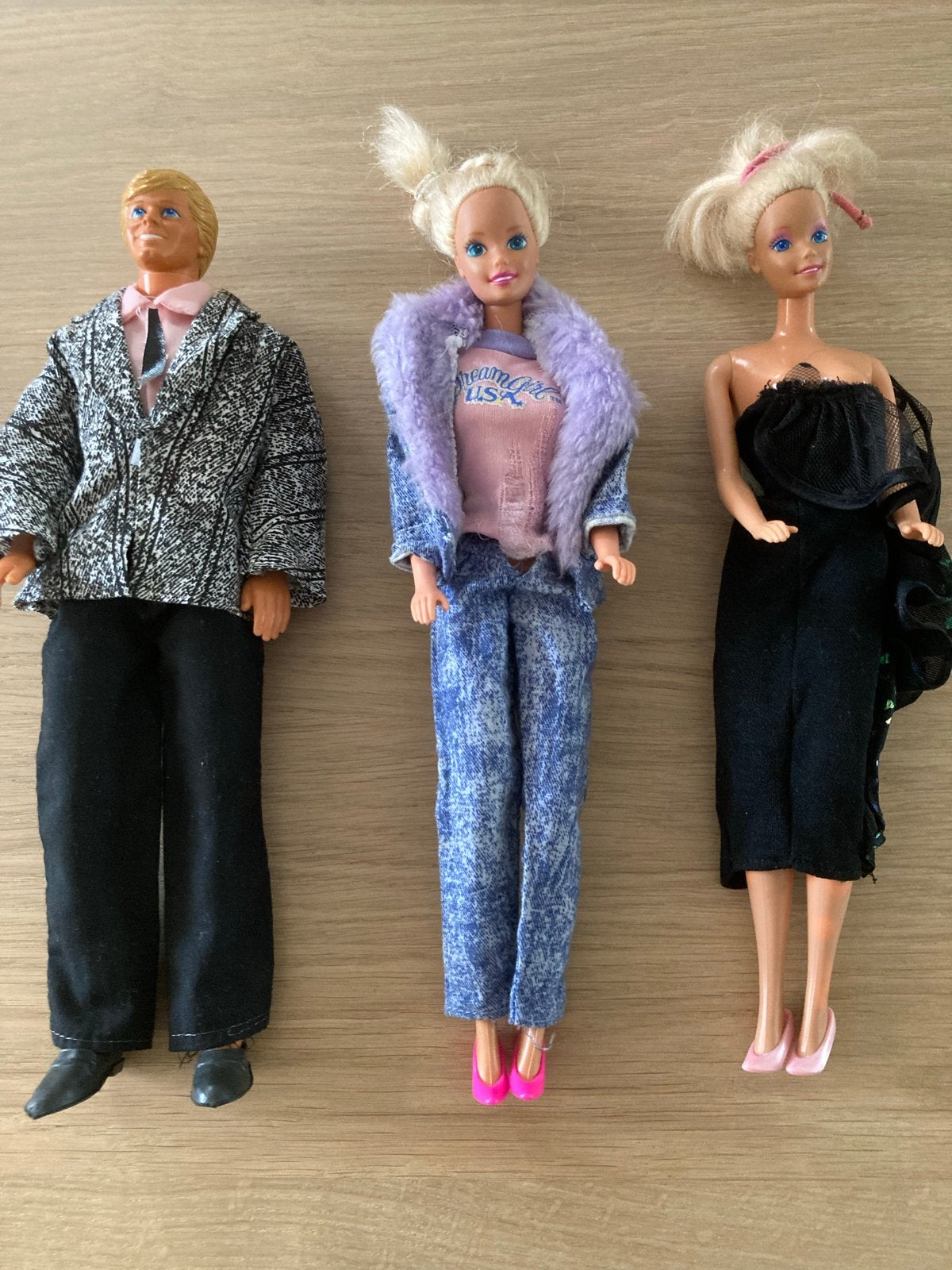 Vintage Barbie & Ken met outfits en extra kleding, Ophalen of Verzenden, Gebruikt, Barbie