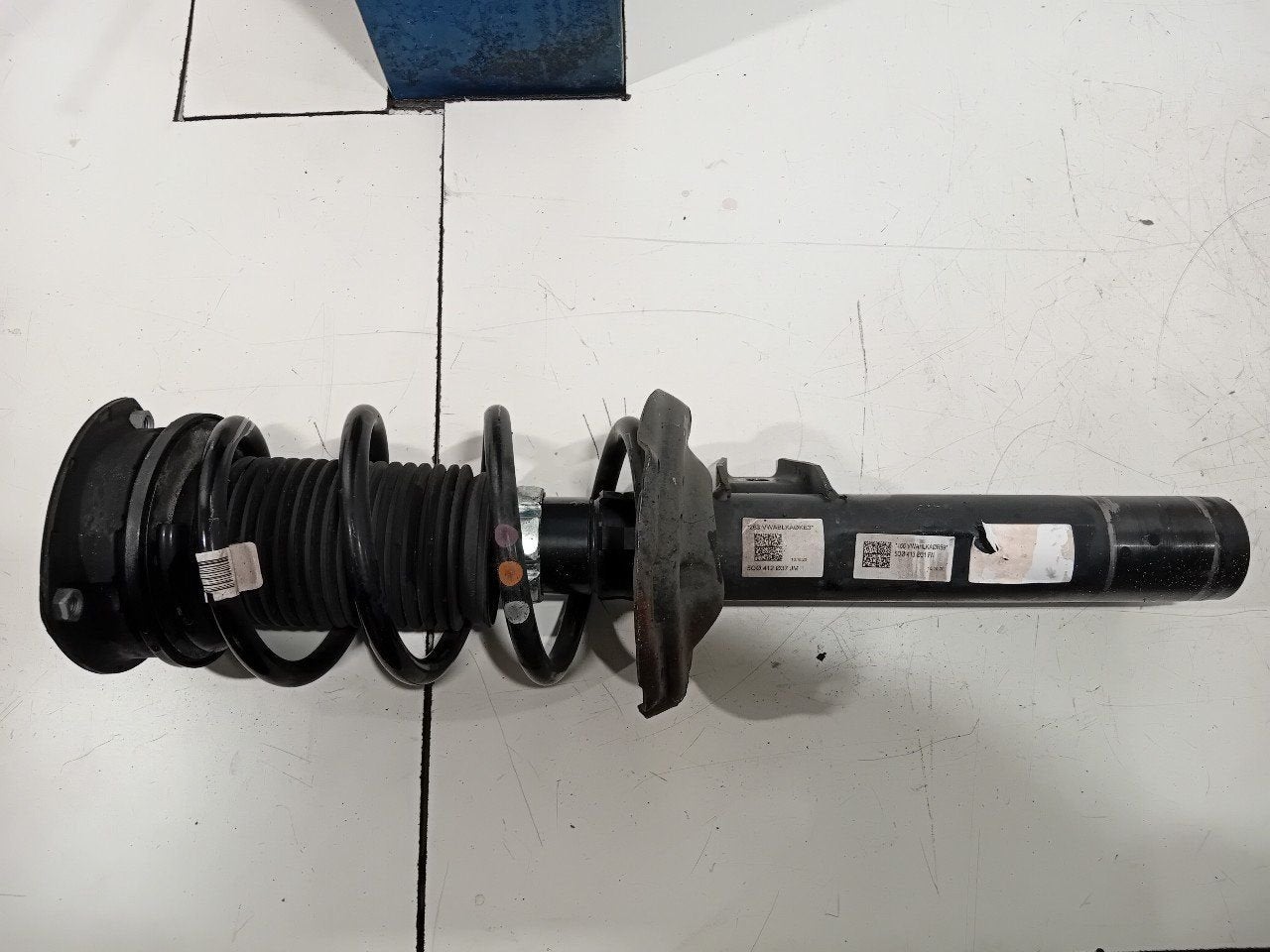 Veerpoot rechts voor Volkswagen Golf, Auto-onderdelen, Ophanging en Onderstel, Onderdelen@venauto.nl, Van der Ven Autorecycling B.V.