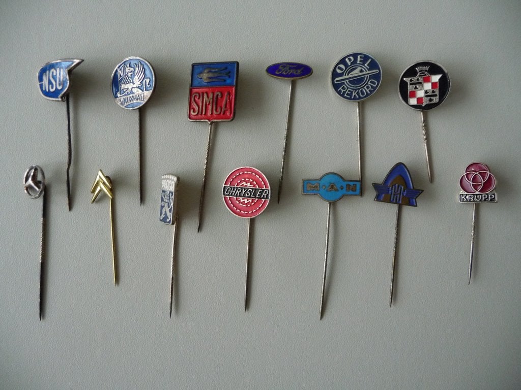 diverse speldjes AUTO- EN VRACHTAUTOMERKEN 24 stuks, Ophalen of Verzenden, Gebruikt, Overige onderwerpen, Speldje of Pin