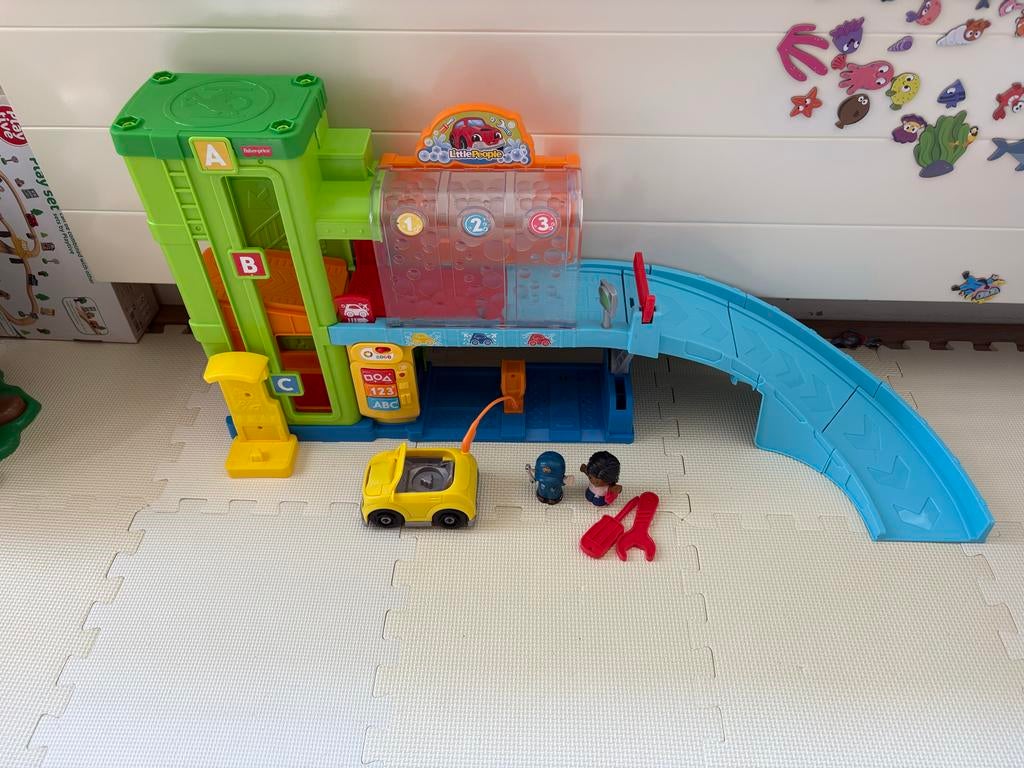Fisher-Price Little People Garage met Autowasstraat, Ophalen, Zo goed als nieuw, Jongen of Meisje