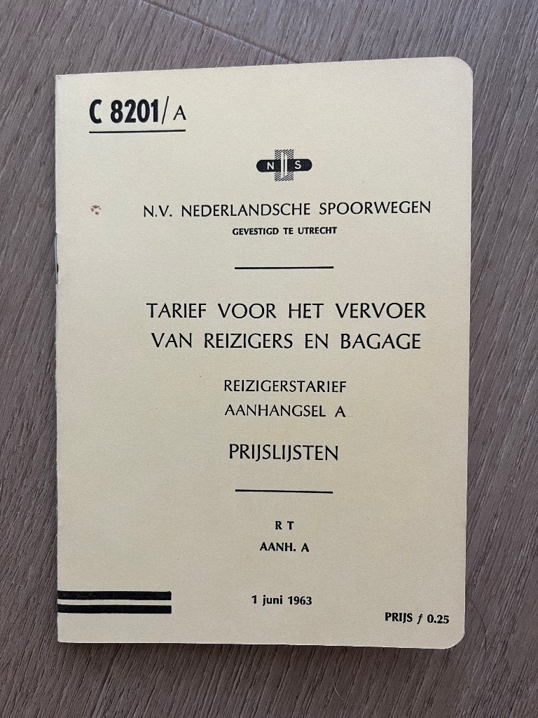 Tarievenboekje Nederlandsche Spoorwegen 1963, Ophalen of Verzenden, Zo goed als nieuw, Trein, Boek of Tijdschrift