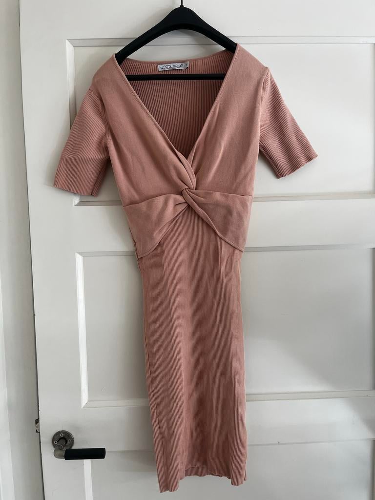 Zalmroze Jurk met Knoopdetail, Kleding | Dames, Jurken, Ophalen of Verzenden, Gedragen, Maat 38/40 (M), Roze