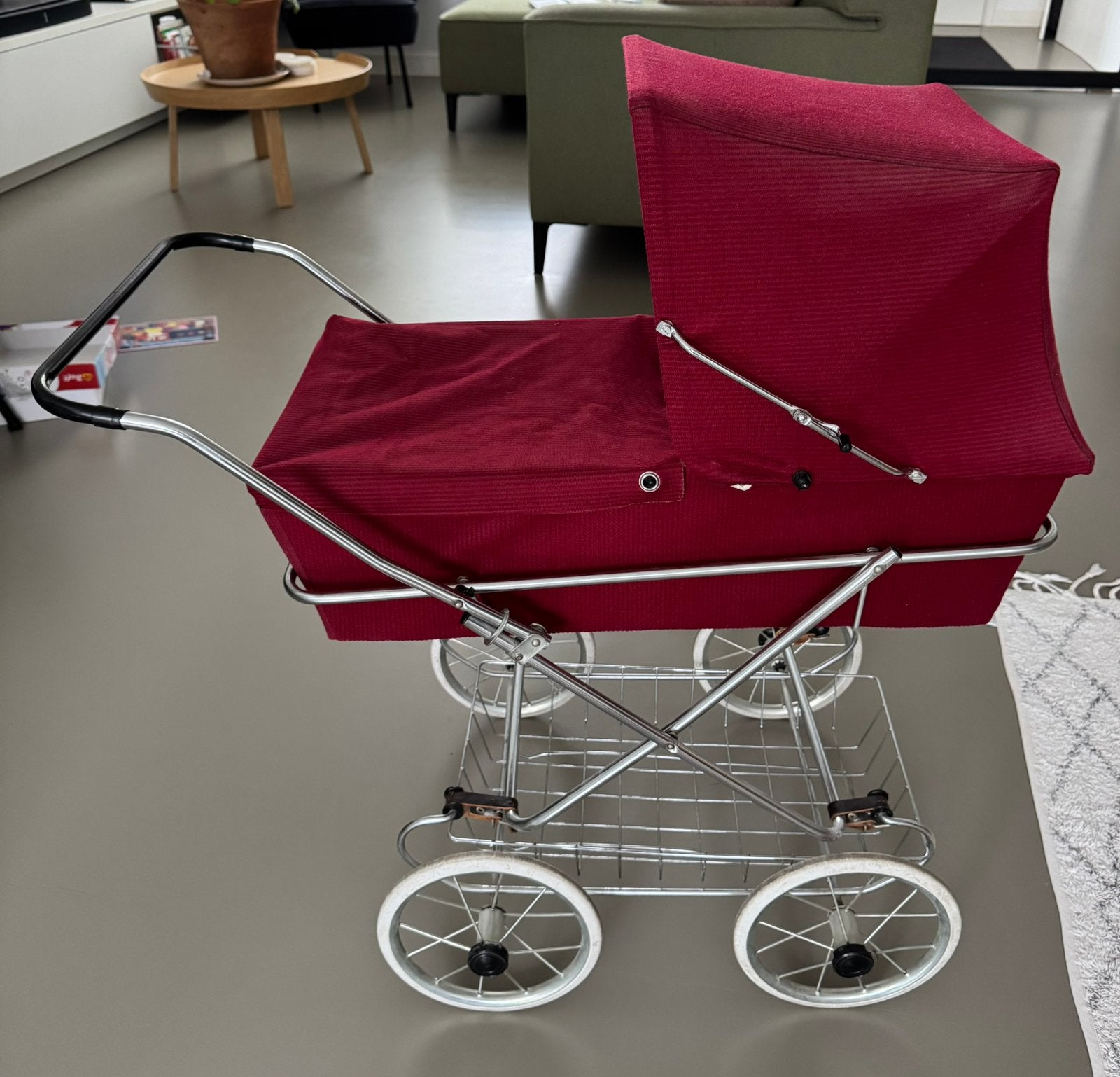 Kinder poppenwagen, Kinderen en Baby's, Speelgoed | Poppen, Ophalen of Verzenden, Gebruikt, Babypop