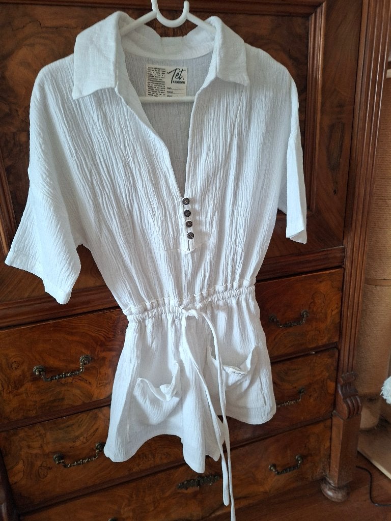 TET Responsible wear witte Nusa playsuite. Maat 0 / S, Kleding | Dames, Jumpsuits, TET, Wit, Ophalen of Verzenden, Zo goed als nieuw