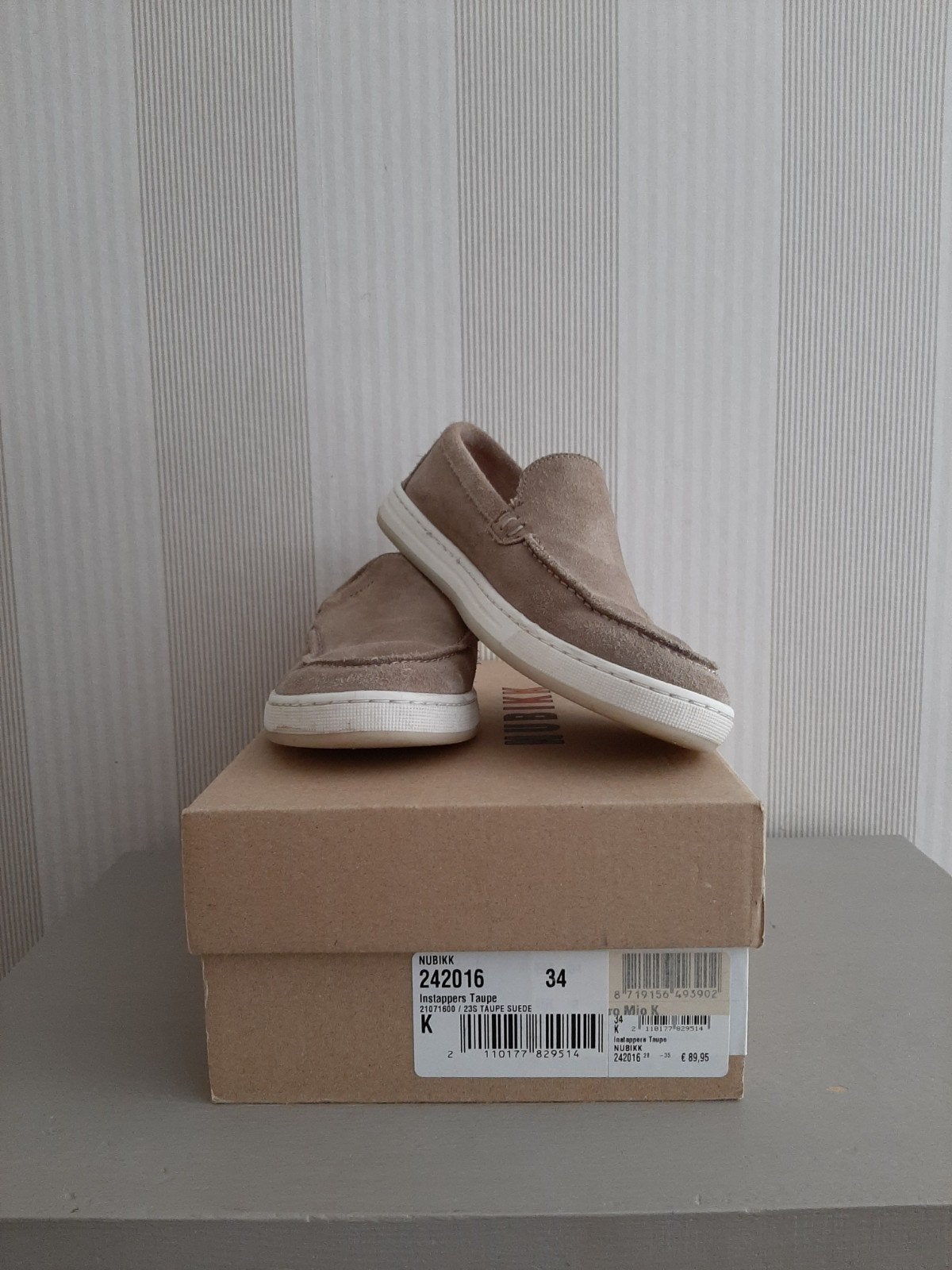 Prachtige Nubikk Jiro loafers instappers taupe maat 34., Nubikk, Schoenen, Ophalen of Verzenden, Zo goed als nieuw