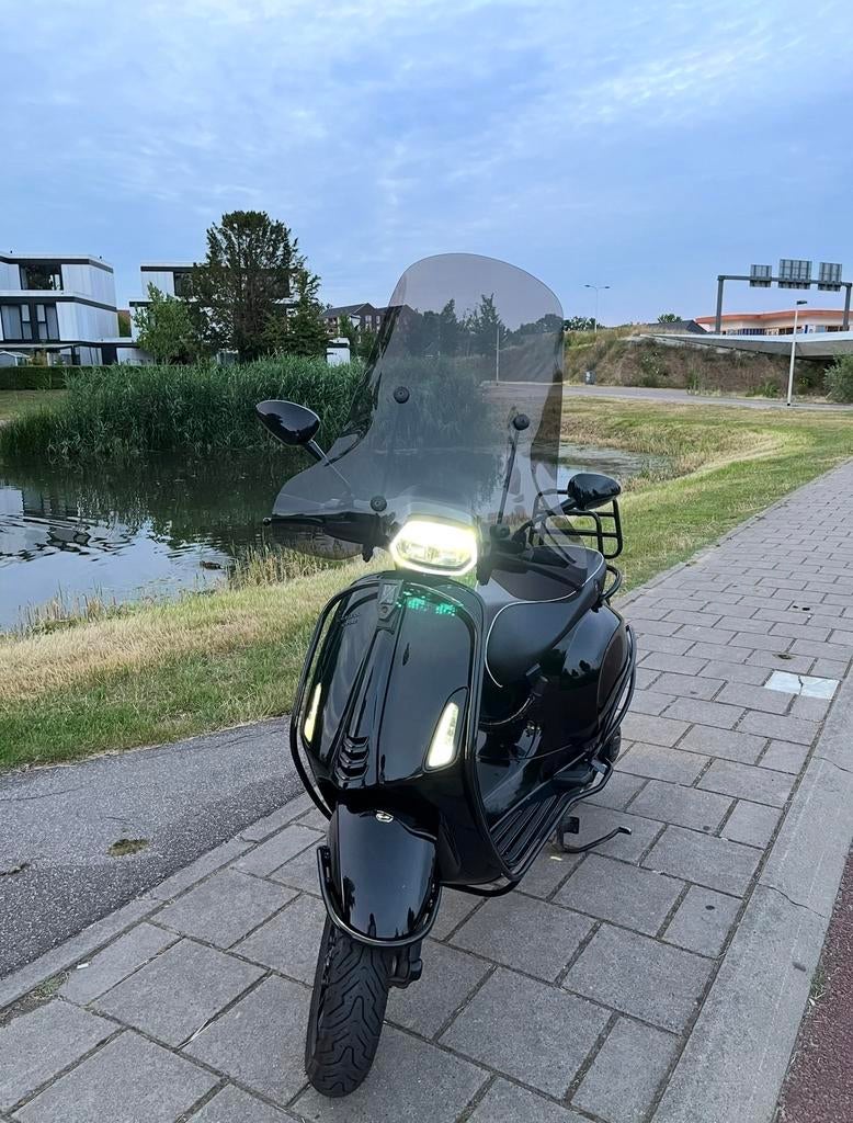 Vespa Sprint 2021 - Glans zwart - 25 km/h, Ophalen, Gebruikt, Vespa S, Benzine