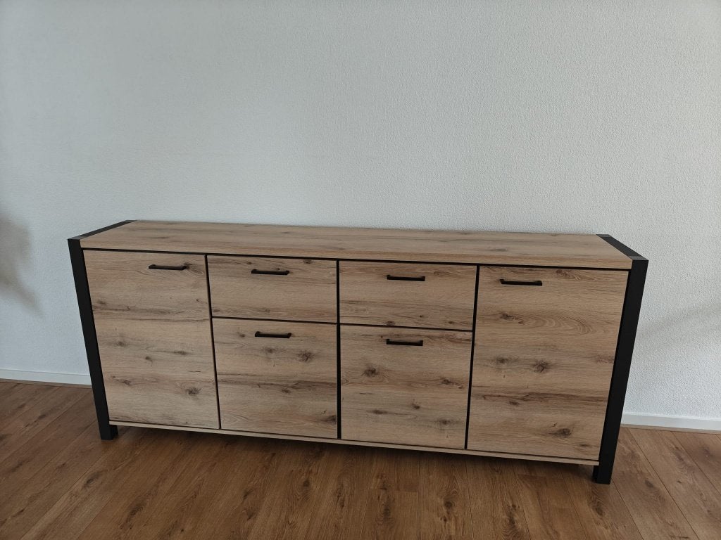 Foto 4 van Eiken dressoir met zwarte afwerking | Meubella acapulco