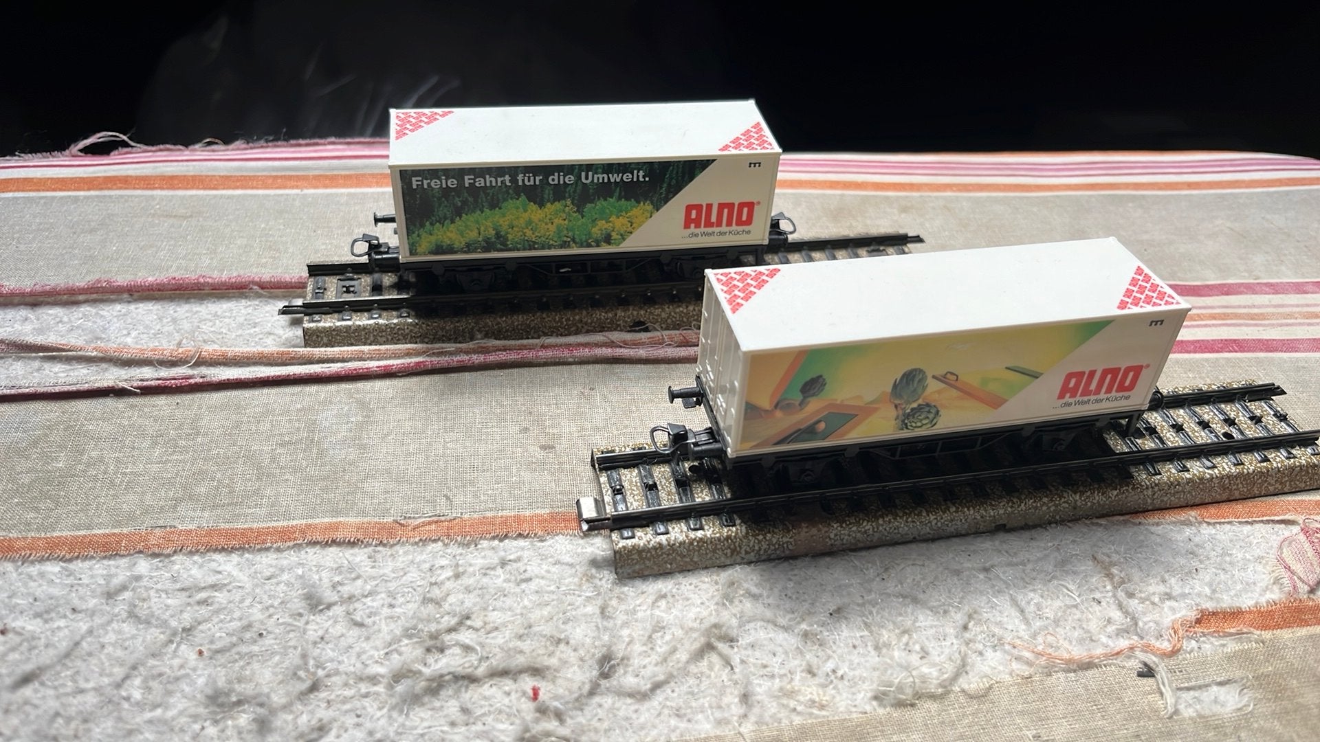 Te koop 2 x containerwagon van marklin ALNO, Wisselstroom, Wagon, Ophalen of Verzenden, Zo goed als nieuw