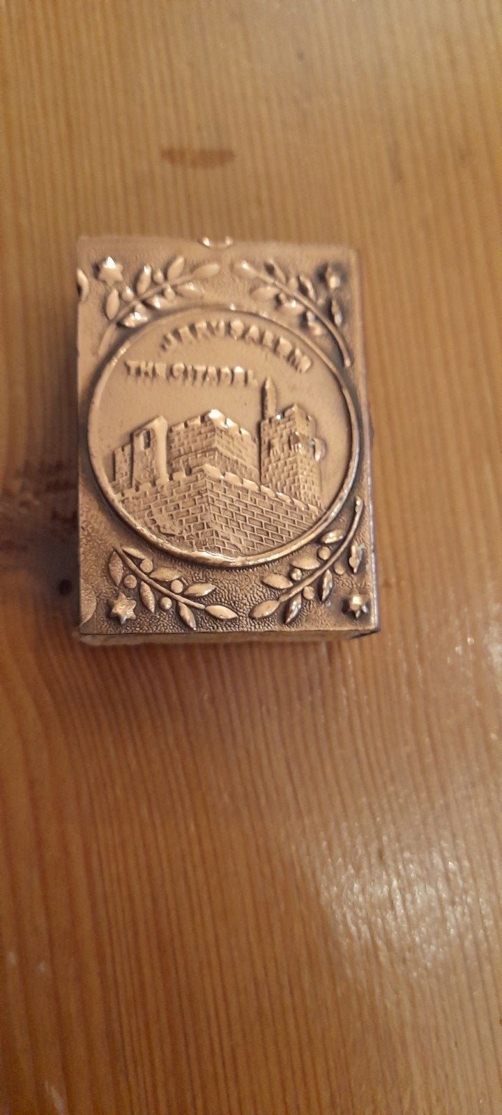 Vintage koperen luciferdoosje met reliëf, Ophalen of Verzenden