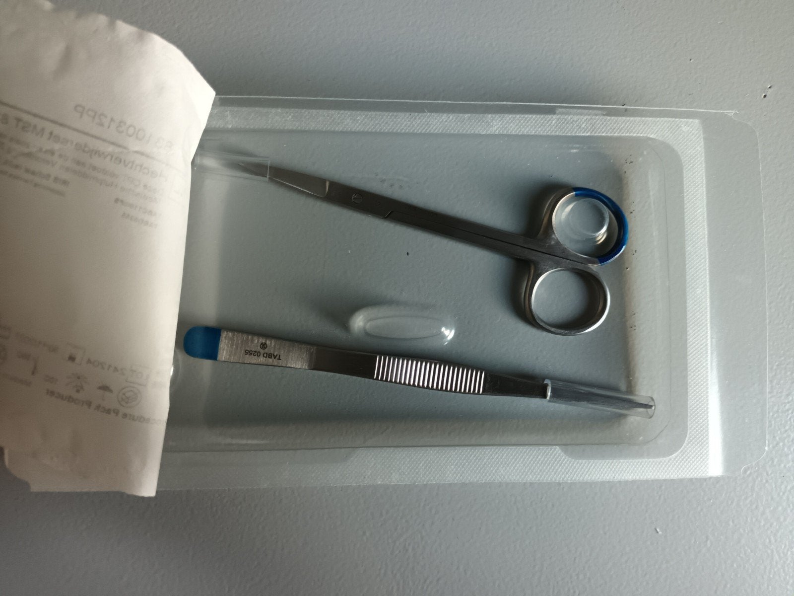 MedicoCare hechtverwijderset set schaar pincet hechtingen, Diversen, Verpleegmiddelen, Ophalen of Verzenden, Zo goed als nieuw