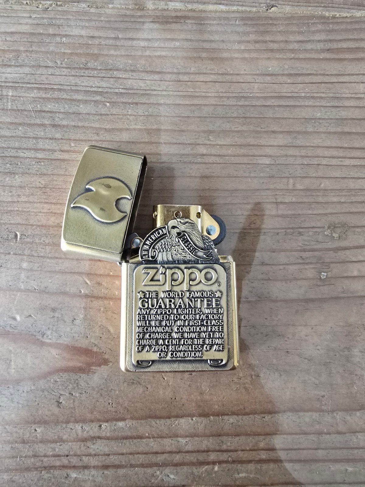 Zippo aansteker - Messing met adelaar en garantie, Ophalen of Verzenden, Nieuw, Aansteker