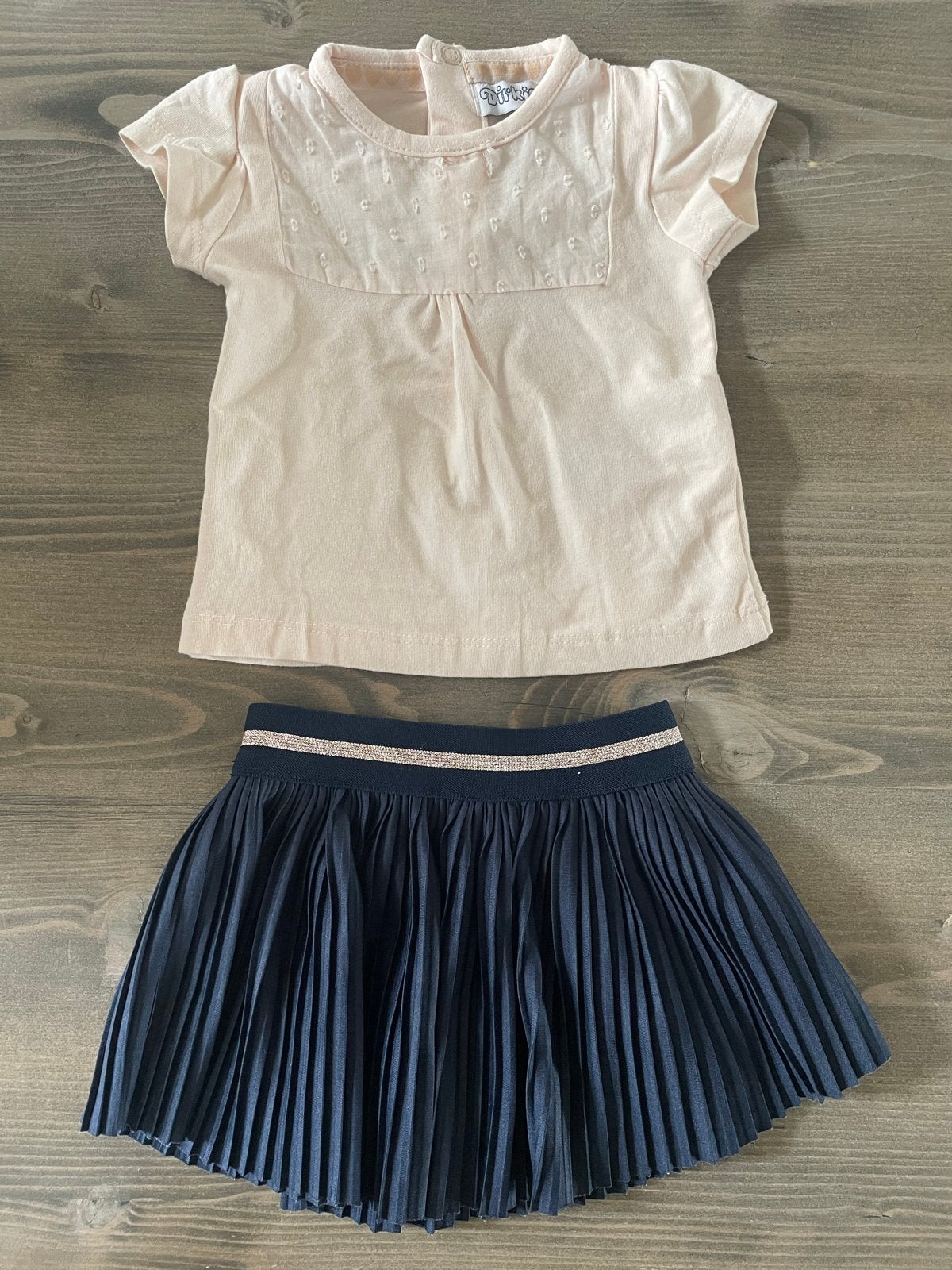 Dirkje setje: roze shirtje en donkerblauwe plooirok, Kinderen en Baby's, Babykleding | Maat 62, Ophalen of Verzenden, Nieuw, Meisje
