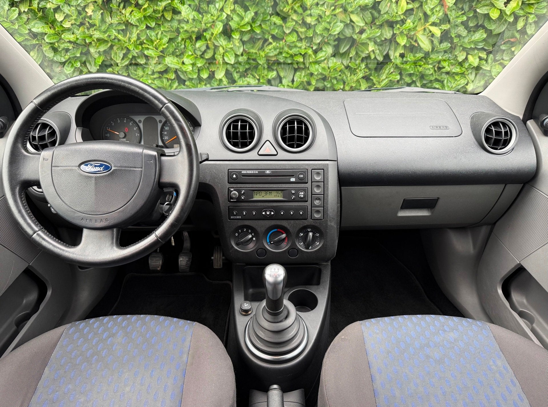 Ford Fiesta 1.4 Trend |NIEUWE APK|DB-RIEM V.V.|ELEKTR. PAKKE, Auto's, Voorwielaandrijving, Stof, Gebruikt, Zwart