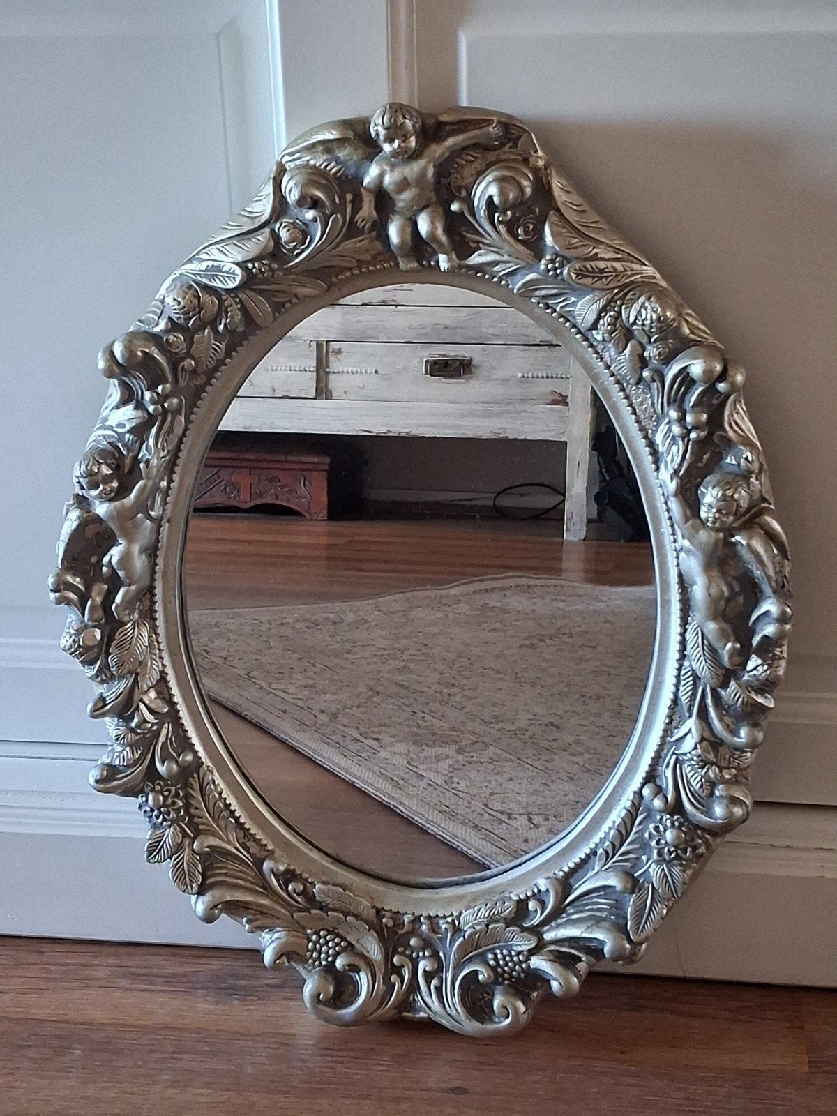mooie brocante spiegel met engeltjes er op zilverkleur, Ophalen